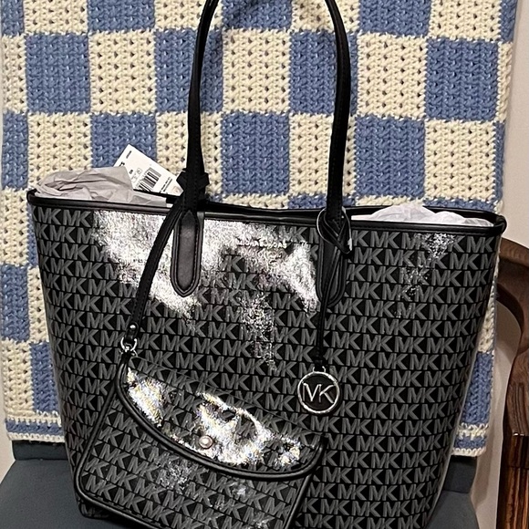 MK black logo bag and wristlet - Picture 2 of 2